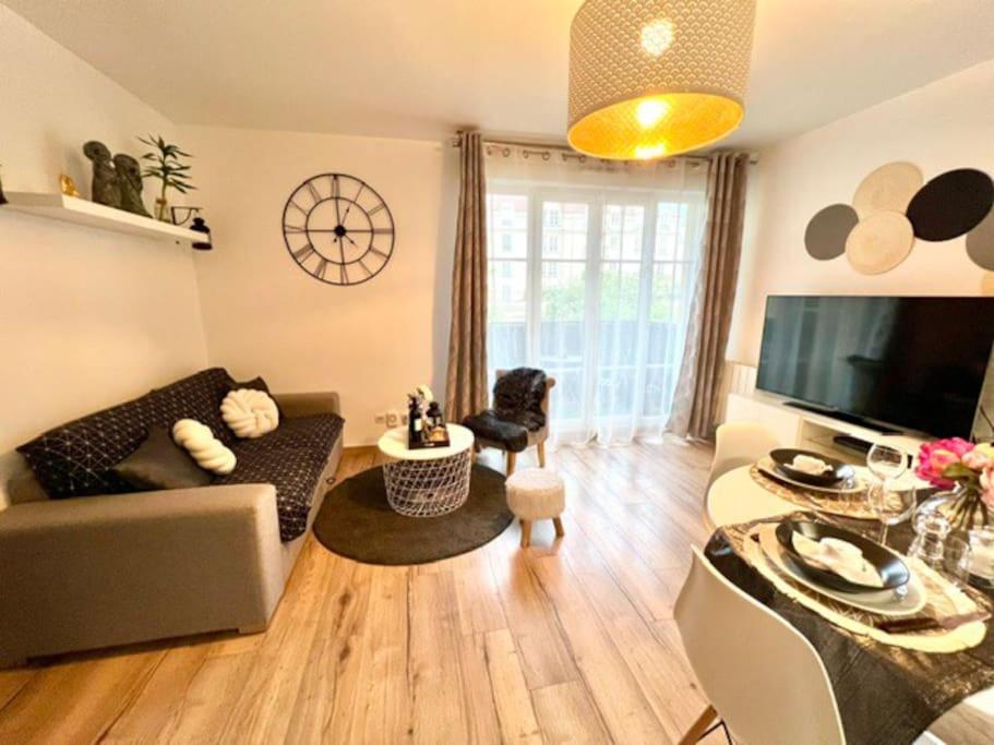 Appartement En Centre-Ville Bussy-Saint-Georges Esterno foto